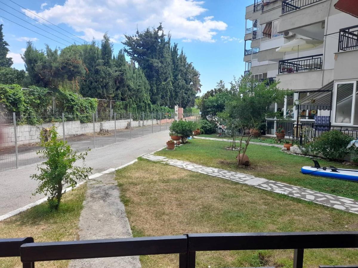 Nia'S Apartment By The Sea Nea Iraklitsa Exterior foto