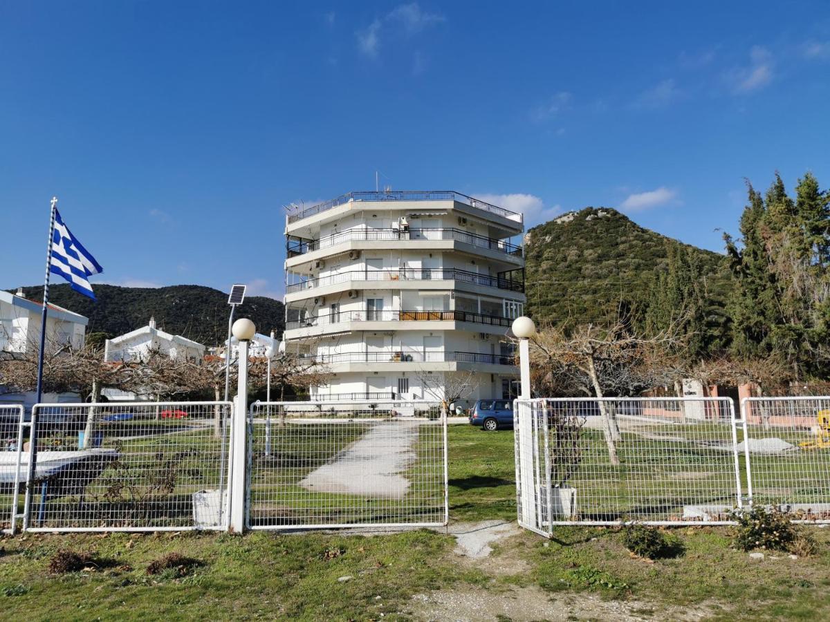 Nia'S Apartment By The Sea Nea Iraklitsa Exterior foto
